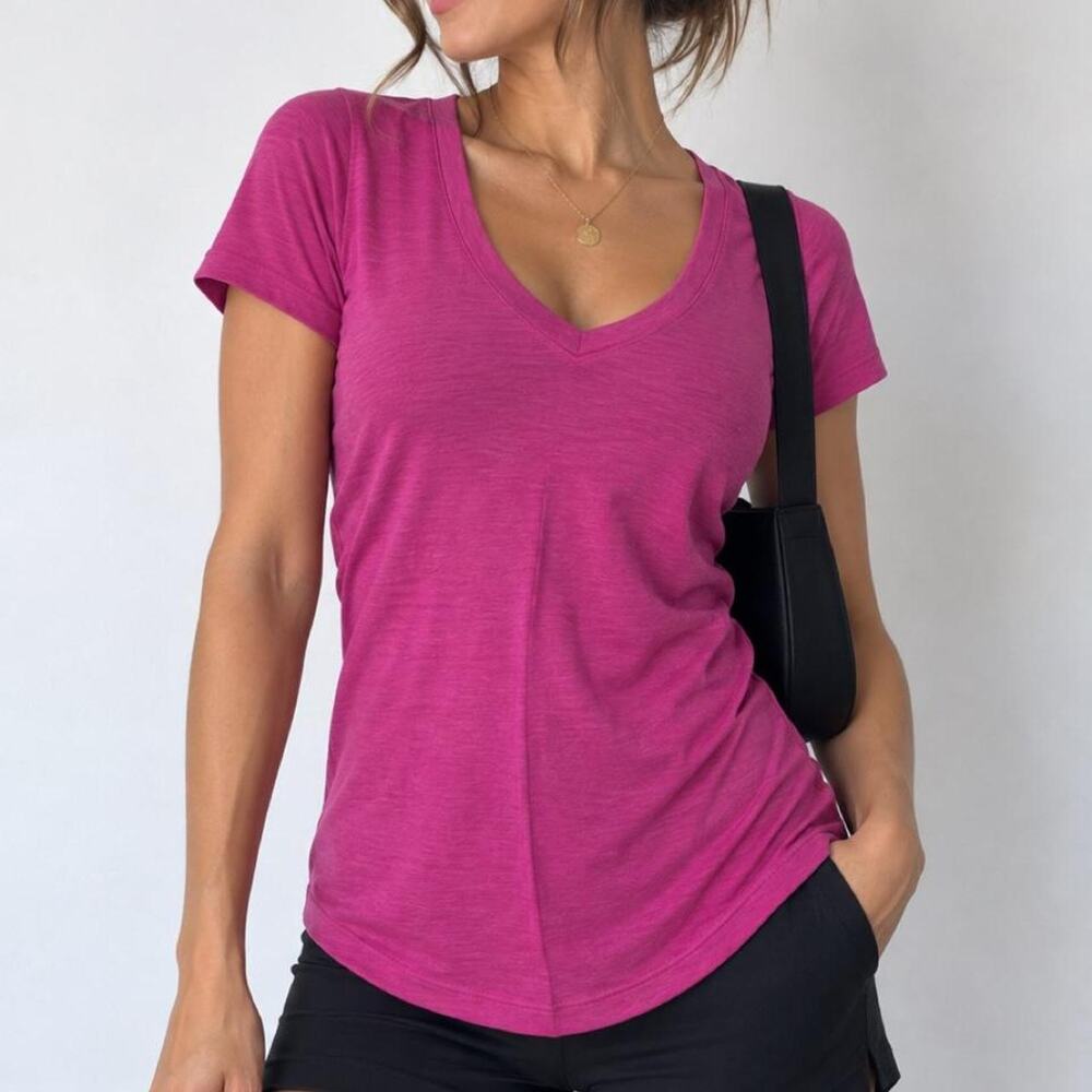 Athleta v neck short sleeve top